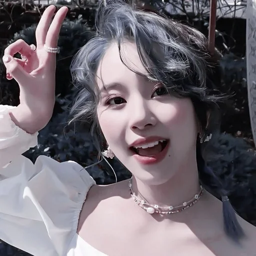 Стикер `` 🕷-Chayeong from @momo1luxv :: @fStikBot - 7