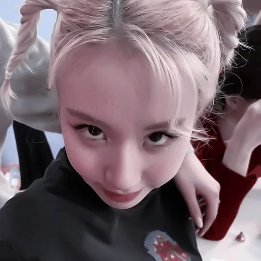 Стикер `` 🕷-Chayeong from @momo1luxv :: @fStikBot - 3