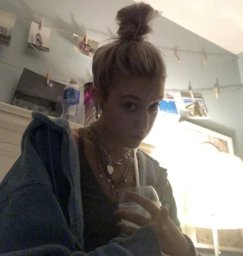 Стикер амараллис by @fStikBot - 8