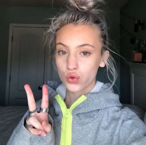 Стикер амараллис by @fStikBot - 6