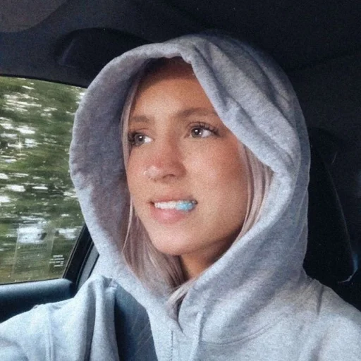 Стикер амараллис by @fStikBot - 2