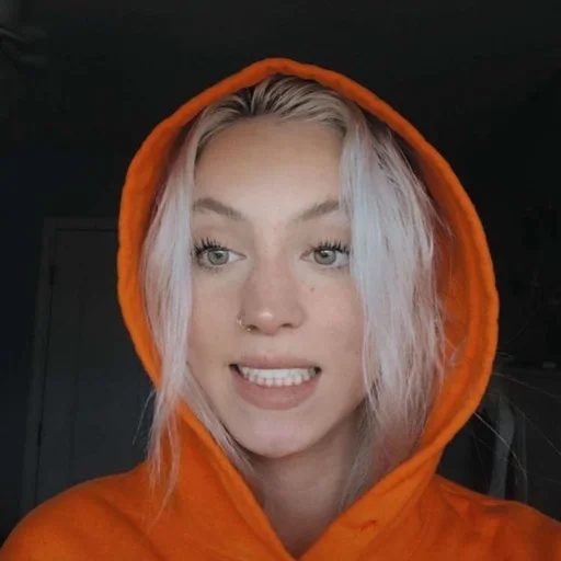 Стикер амараллис by @fStikBot - 1