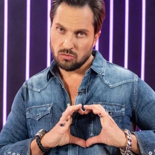 артур пирожков by @kengastickers - Человек