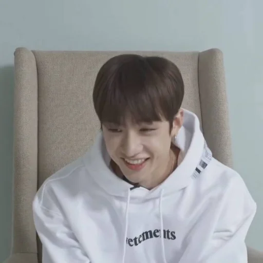 — BANGCHAN @skztikel - 