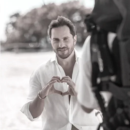 Sticker azDugTVBRBCwrV_by_stickers_stealer_bot - 1