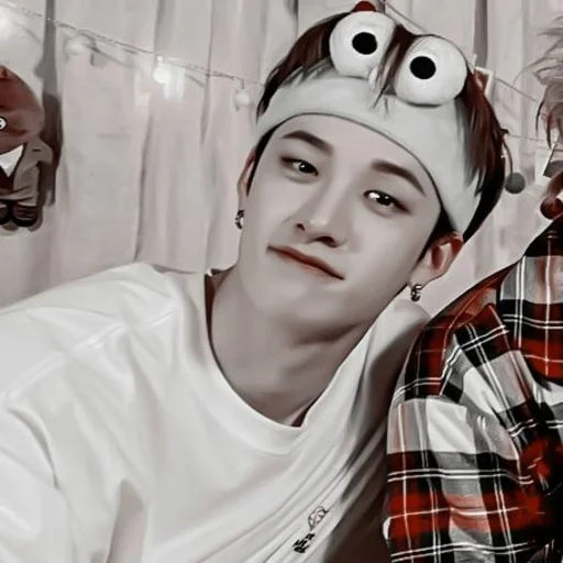 𖠿 :: BANG CHAN 𖥻 @MDDELICIEUX - person