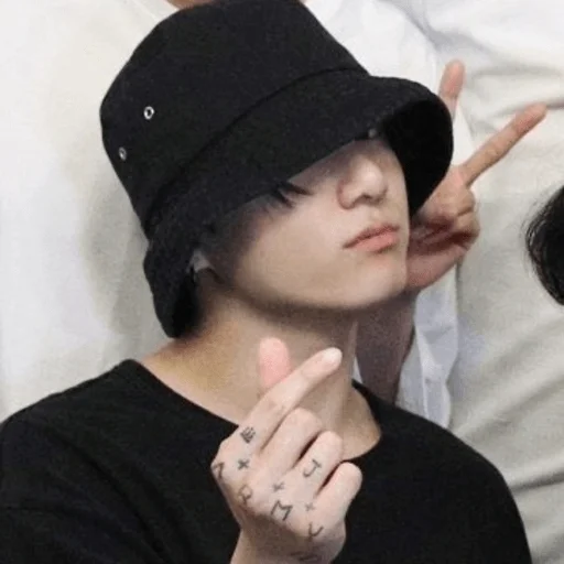 Человек модный аксессуар человеческое лицо