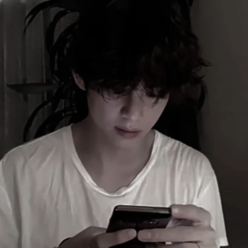 ഒ ⬩ taehyung @skideusweet - 