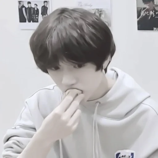 Sticker 𝐓𝐗𝐓 [𝐁𝐄𝐎𝐌𝐆𝐘𝐔]🤍 - 10