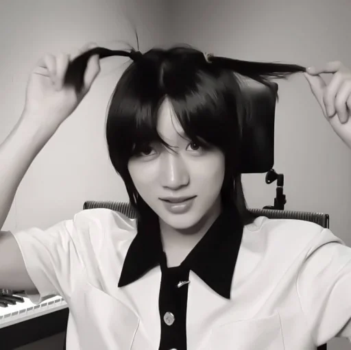 Sticker 𝐓𝐗𝐓 [𝐁𝐄𝐎𝐌𝐆𝐘𝐔]🤍 - 7