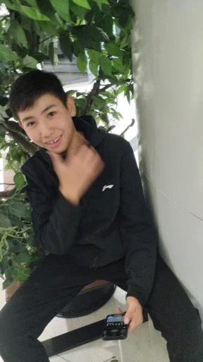 Sticker bgeWxTWjZp_by_WmojiBot - 1