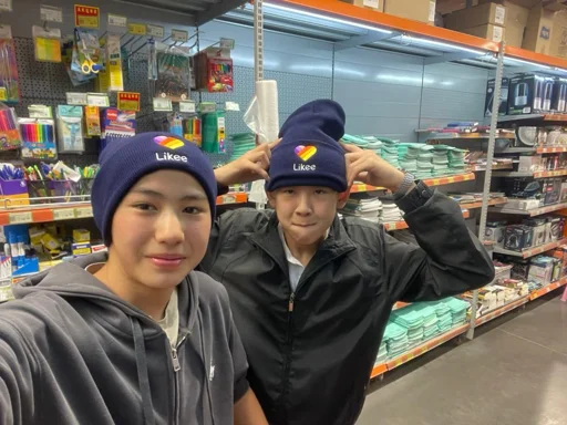 Стикер bgeWxTWjZp_by_WmojiBot - 1