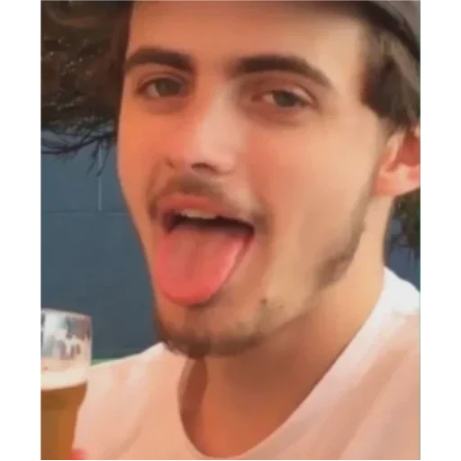 кирюша краш а кто не согласен тот лох - 