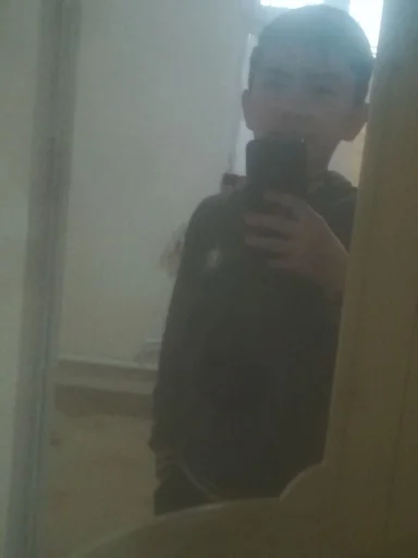 Человек стена человеческое лицо