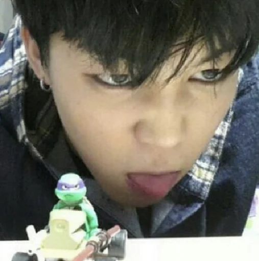 Sticker btscringe - 0