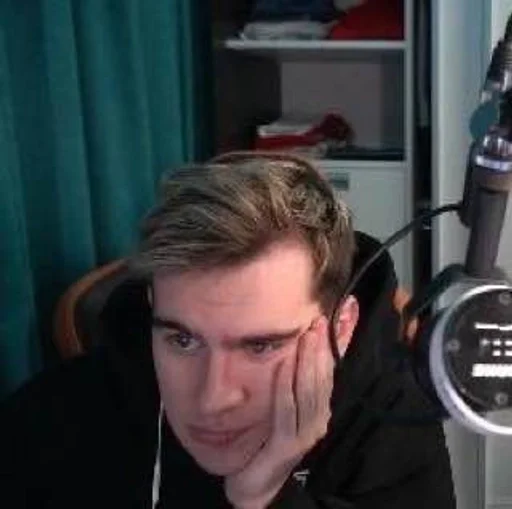 Человек человеческое лицо наушники