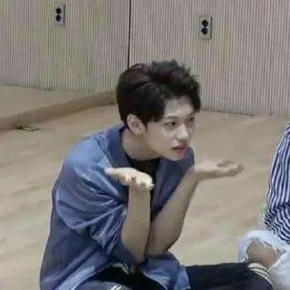 Sticker бродячие детки и батя Чан - 10