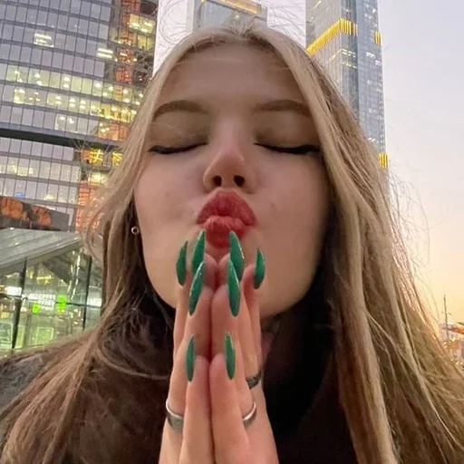 Человек девочка человеческое лицо