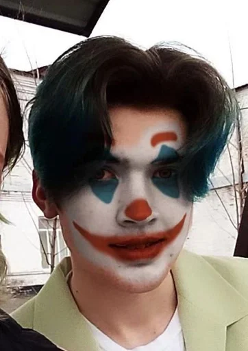 Человек губа театр масок