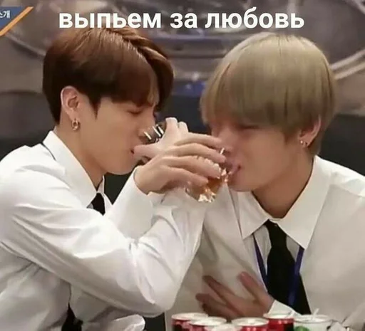 Человек одежда СМС