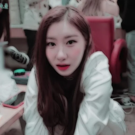 Стикер 𖥔 chaeryeong ࣪૮₍@bearbabiest ₎ა⭑ - 3