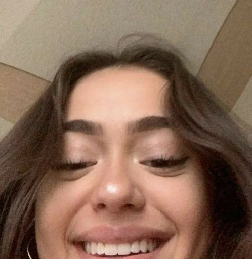 улыбаться человеческое лицо селфи