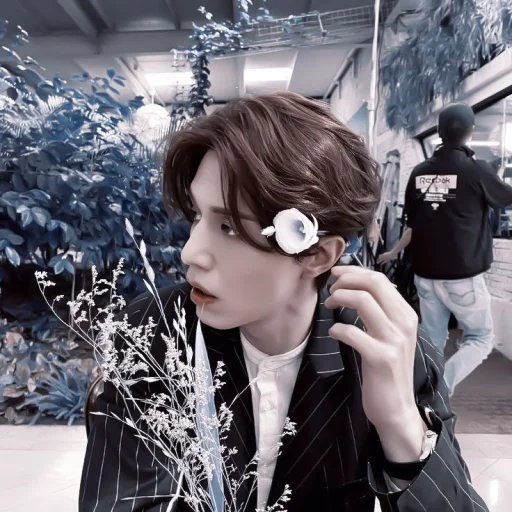 ‹‹ 𝘮𝘰𝘰𝘥: 𝘓𝘦𝘦 𝘥𝘰𝘯𝘨 𝘸𝘰𝘰𝘬:: 𝘣𝘺 @croswiio - человеческое лицо