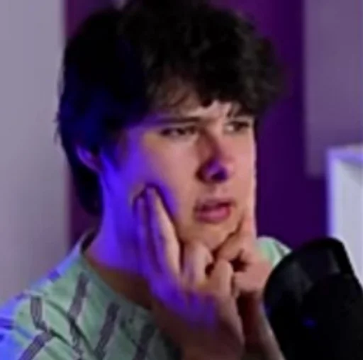 Стикер кудрявая принцесса - 11