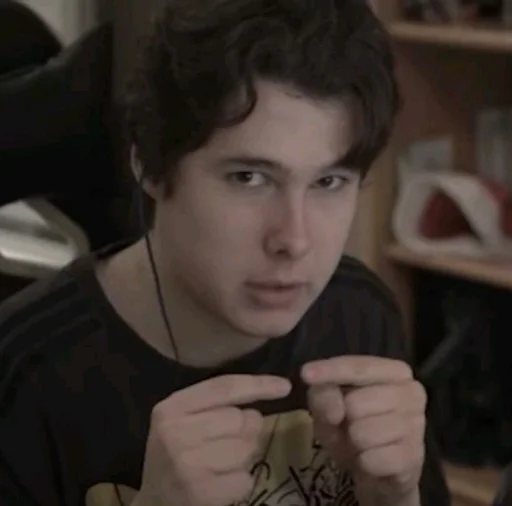 Стикер кудрявая принцесса - 10