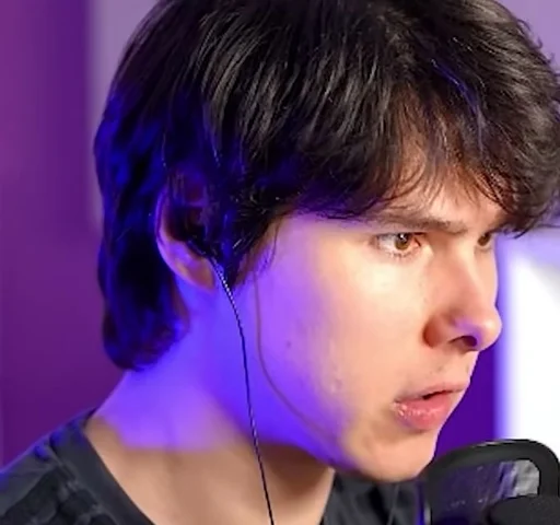 Стикер кудрявая принцесса - 0