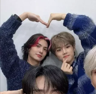 Sticker leaders of 4gen - 7