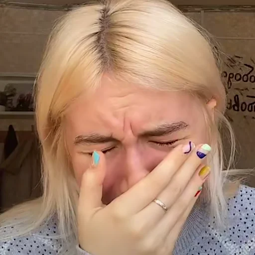 Человек ресница гвоздь