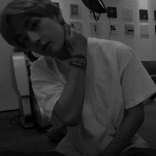 Sticker taehyung dark ; @O98MKKURA - 8