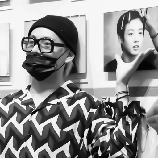 Стикер чб тэхён @helpjeyy :: @fStikBot - 7