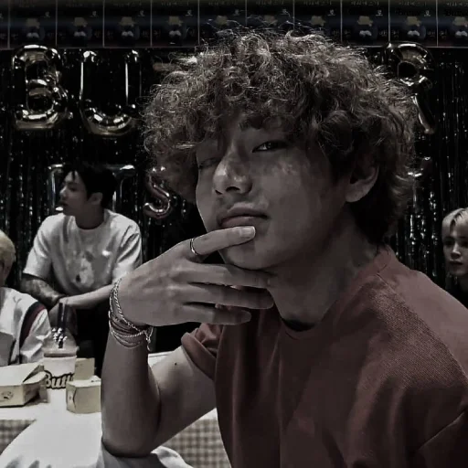 ʬʬ.taehub.𝗰ֹøm • @jeonvo - 