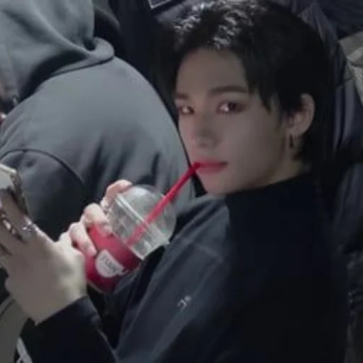 Человек безалкогольный напиток одежда