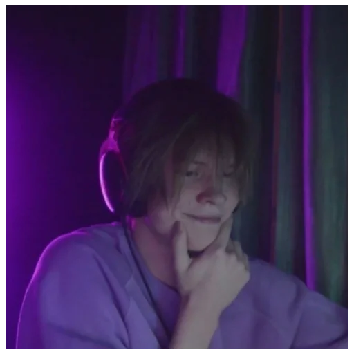 Человек человеческое лицо пурпурный