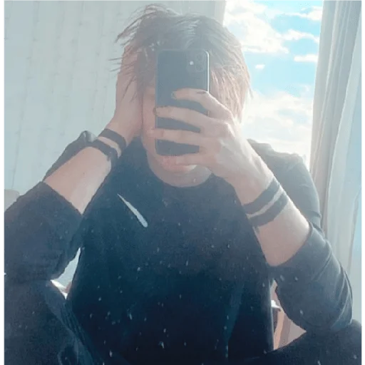 Человек окно человеческое лицо