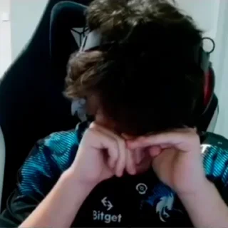 Стикер DENIS LARL - 6