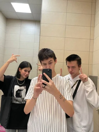 Человек одежда стена