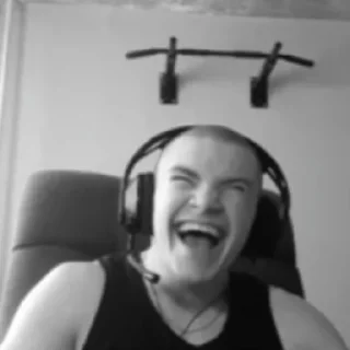 Человек черно-белый комнатный