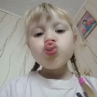 Стикер devochka iz anime - 1