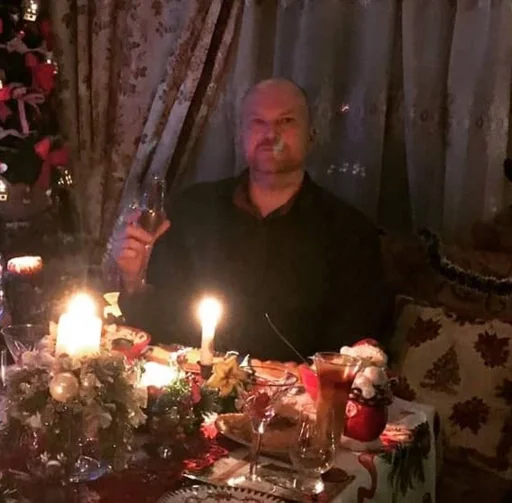 Человек свеча комнатный