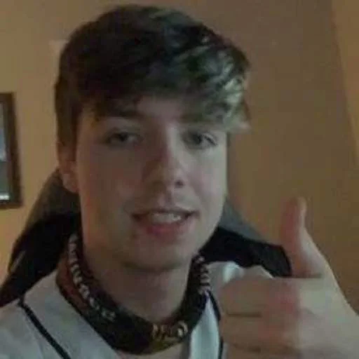 Человек человеческое лицо ожерелье