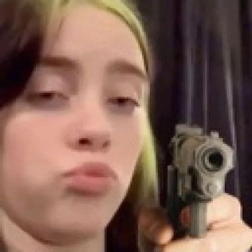 Человек оружие пистолет