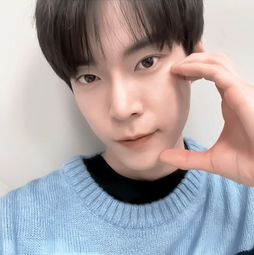 あ 𝘮𝘰𝘰𝘥 𝘥𝘰𝘺𝘰𝘶𝘯𝘨 :; by @seduiisantee - 