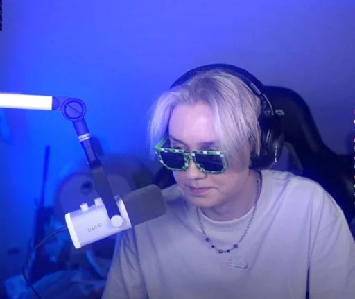 Sticker drakeoffc1_by_MoiStikiBot - 1