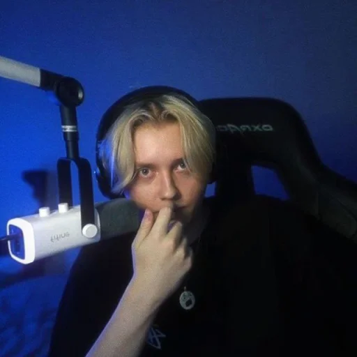 Sticker drakeoffc1_by_MoiStikiBot - 1