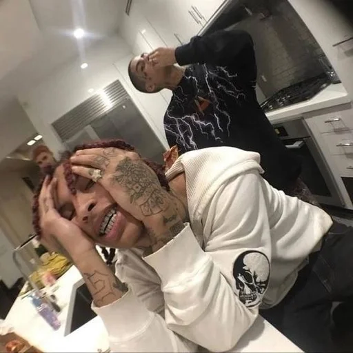 Человек комнатный одежда