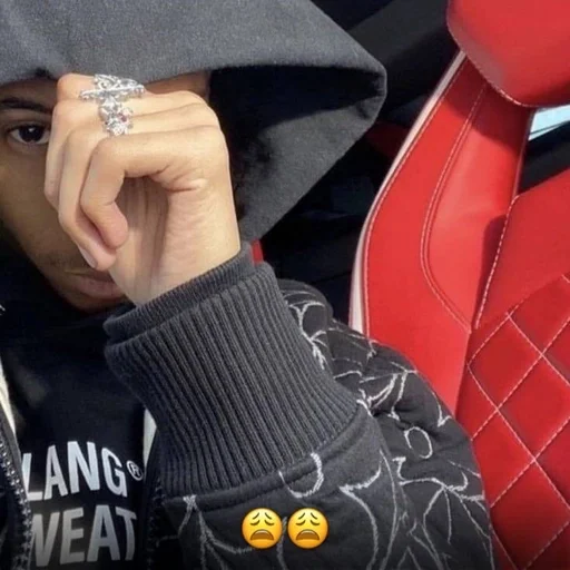 Человек модный аксессуар автомобиль